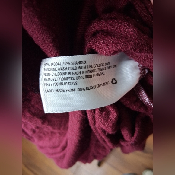 Isabel Maternity Burgundy Drawstring Top Large - Picture 4 of 6